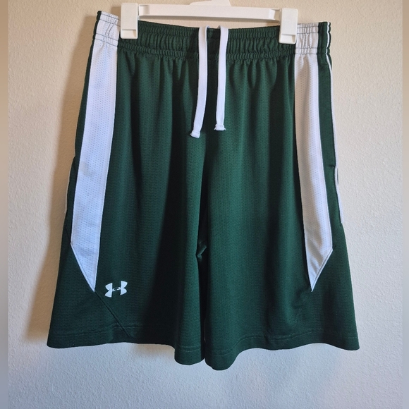 Under Armour Men's Dark Green and White Athletic Shorts - Picture 1 of 6